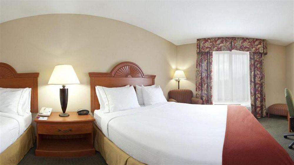 Holiday Inn Express Mineral Wells, an IHG Hotel Parkersburg Exterior foto
