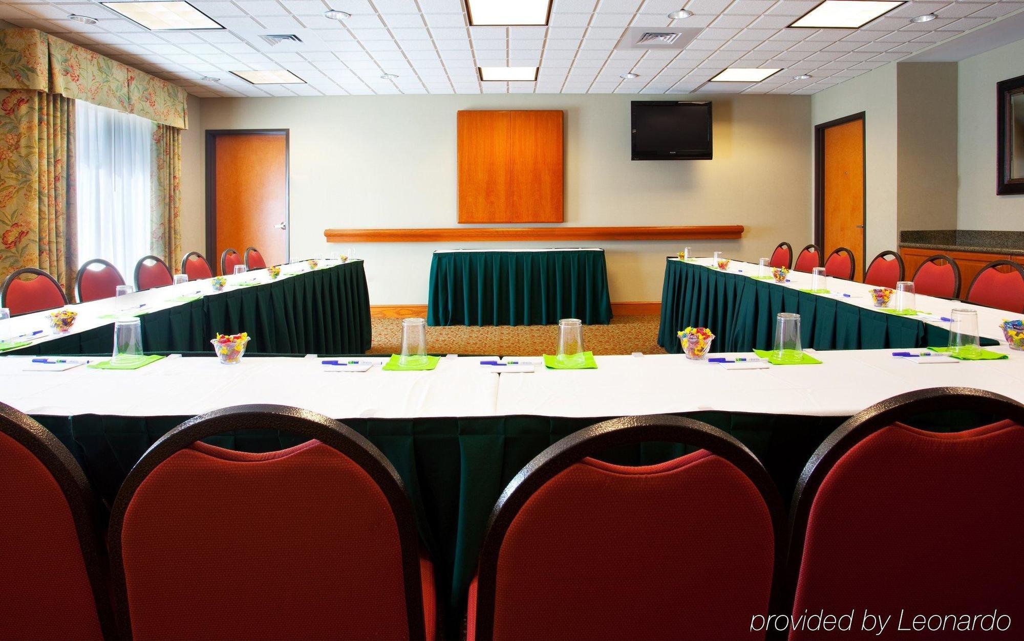 Holiday Inn Express Mineral Wells, an IHG Hotel Parkersburg Exterior foto
