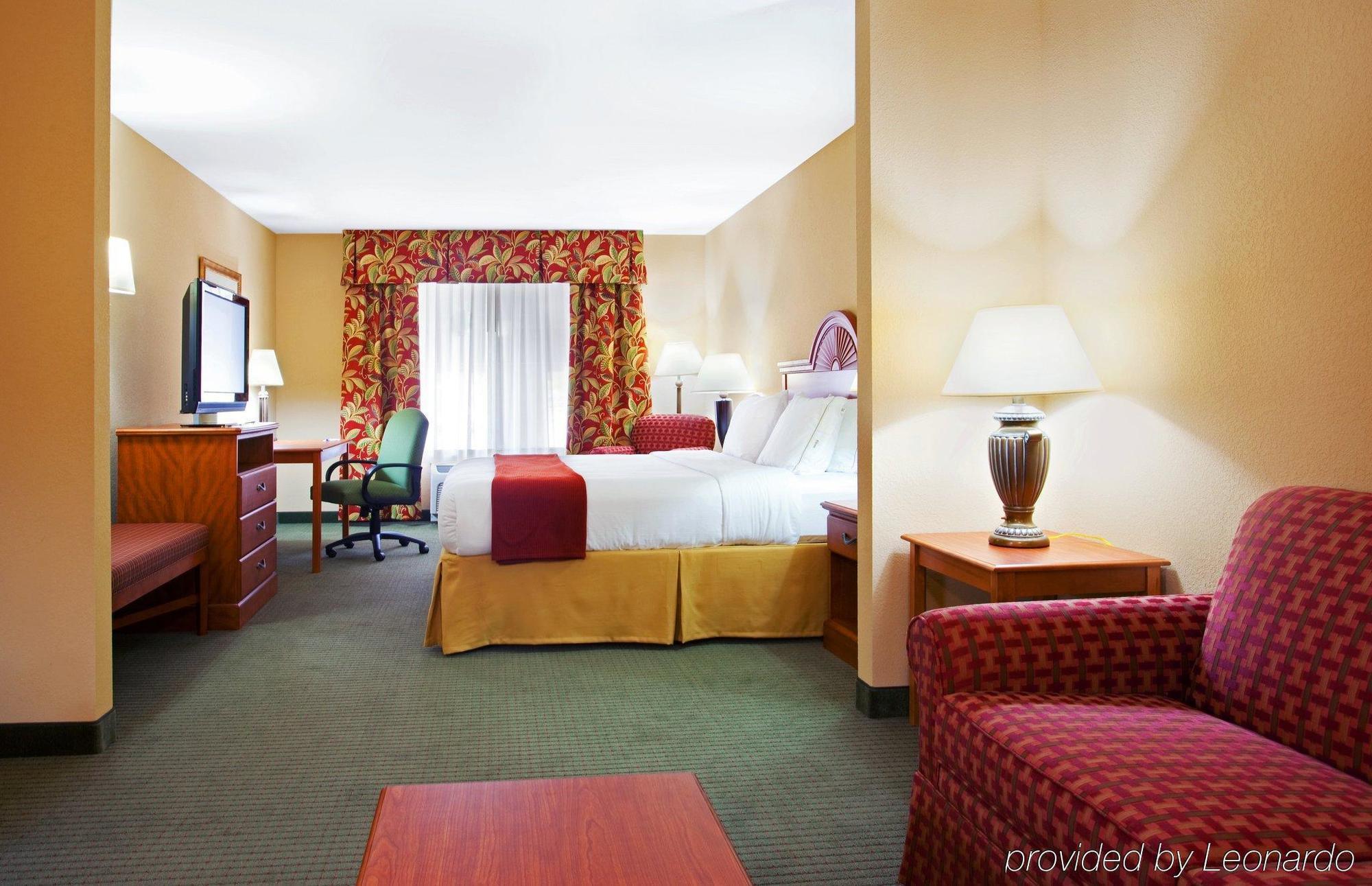 Holiday Inn Express Mineral Wells, an IHG Hotel Parkersburg Exterior foto