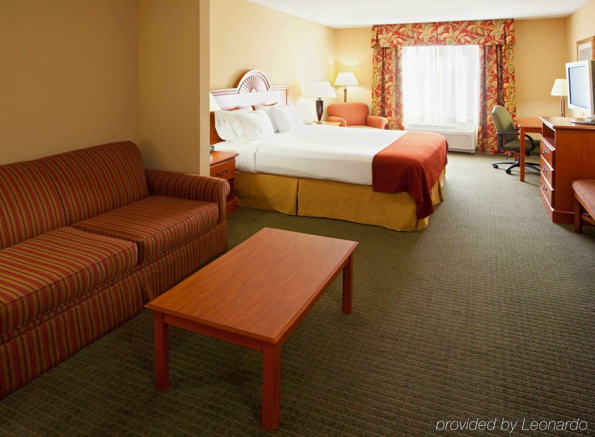 Holiday Inn Express Mineral Wells, an IHG Hotel Parkersburg Exterior foto