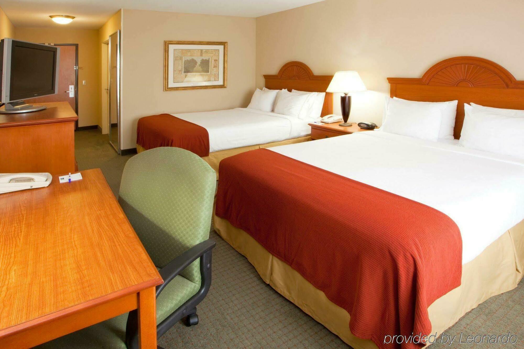 Holiday Inn Express Mineral Wells, an IHG Hotel Parkersburg Exterior foto