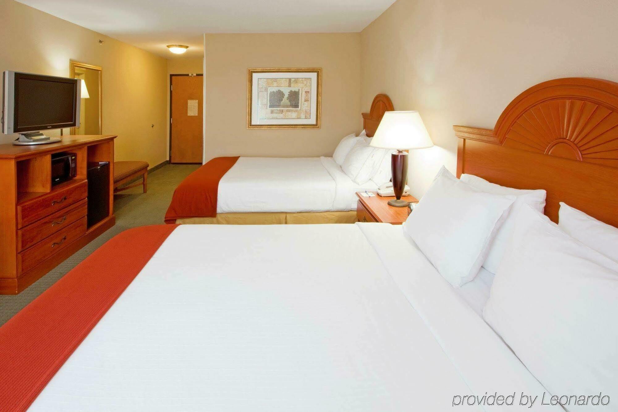 Holiday Inn Express Mineral Wells, an IHG Hotel Parkersburg Exterior foto