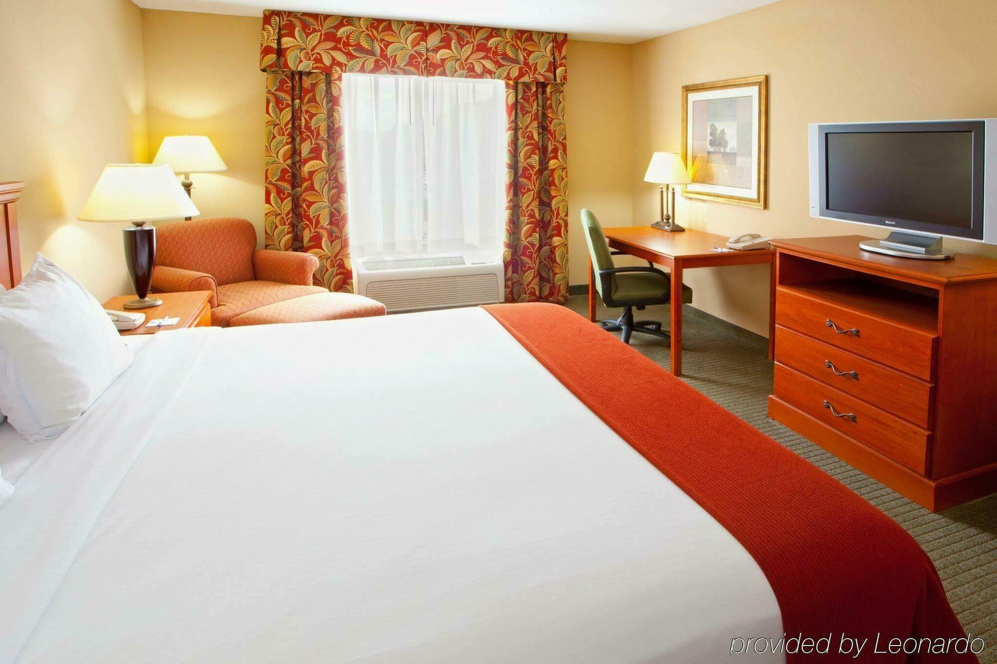 Holiday Inn Express Mineral Wells, an IHG Hotel Parkersburg Exterior foto