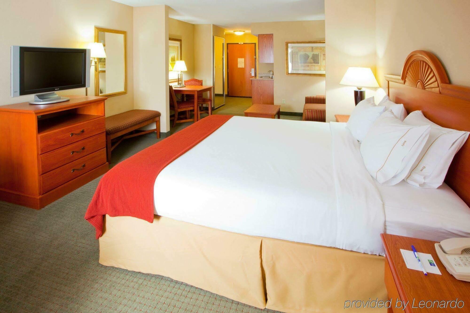 Holiday Inn Express Mineral Wells, an IHG Hotel Parkersburg Exterior foto
