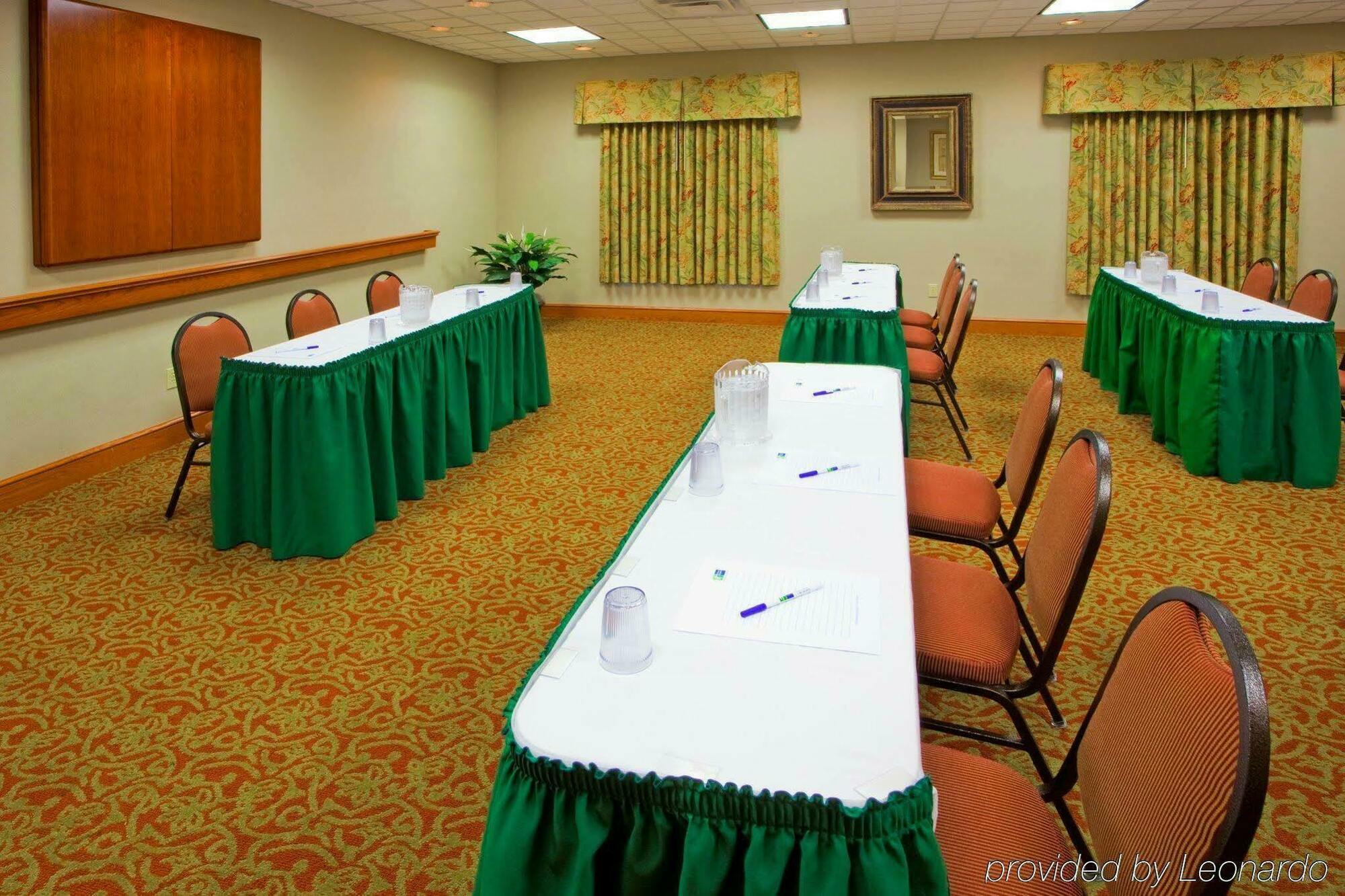 Holiday Inn Express Mineral Wells, an IHG Hotel Parkersburg Exterior foto